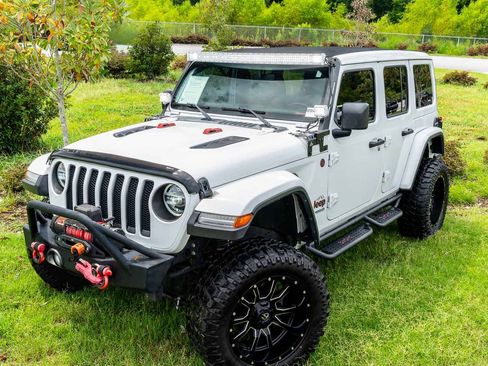 Used 2020 Jeep Wrangler Unlimited Rubicon AWD/4WD image 3