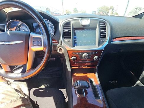 Used 2012 Chrysler 300 image 11