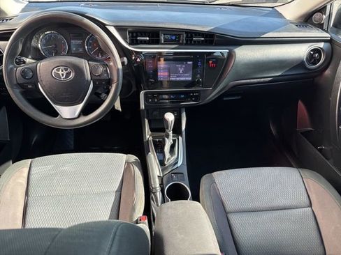 Used 2019 Toyota Corolla L image 2
