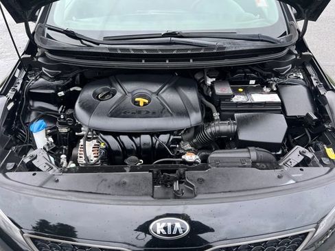 Used 2017 Kia Forte LX image 28