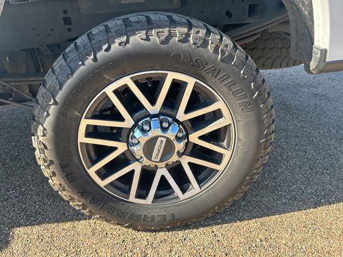 Used 2019 Ford F250 Lariat w/ Lariat Ultimate Package image 9