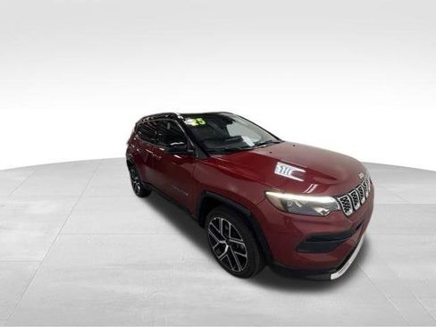 Certified 2025 Jeep Compass Limited w/ Elite Group AWD/4WD image 6