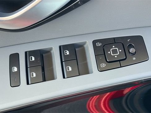 New 2025 Kia Niro EX image 13