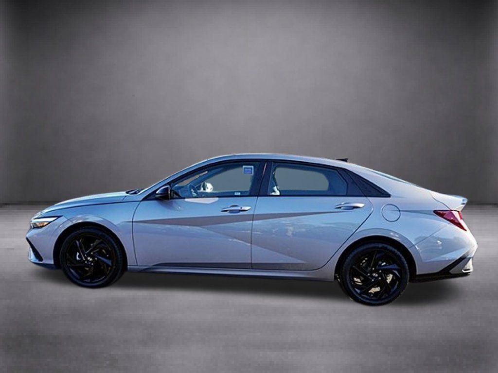 Certified 2026 Hyundai Elantra Sport FWD image 9