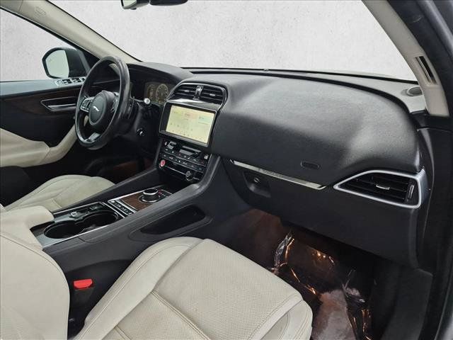 Used 2017 Jaguar F-PACE Prestige AWD/4WD image 25