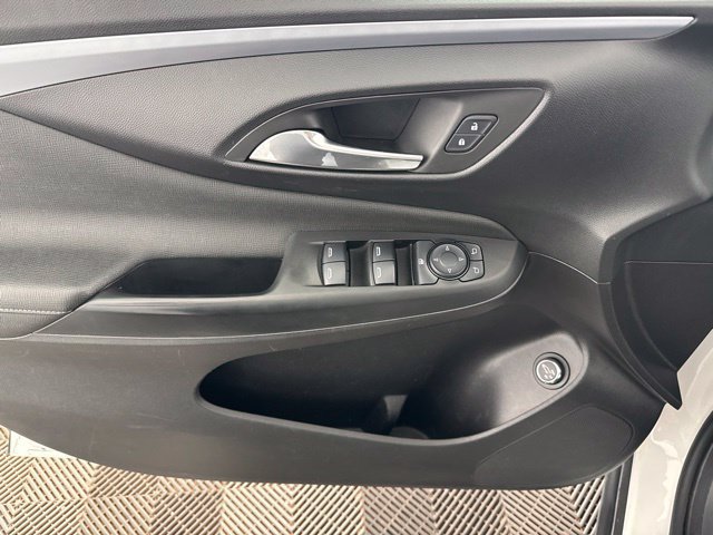 Used 2025 Buick Envista Preferred w/ Convenience II Package FWD image 18