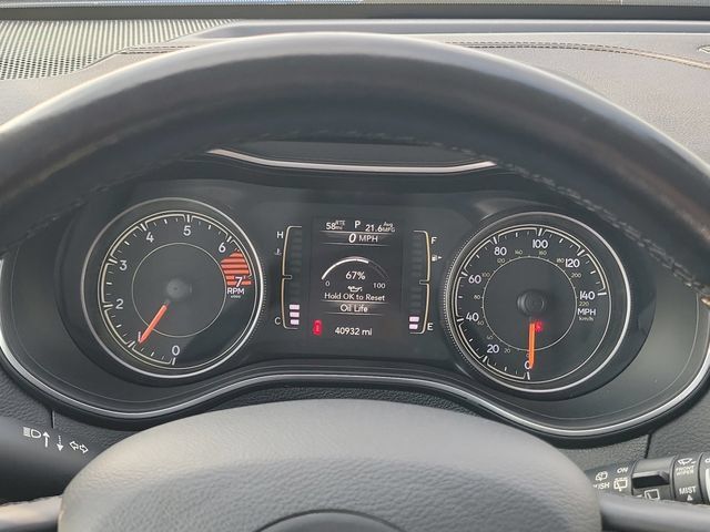 Used 2020 Jeep Cherokee Latitude Plus AWD/4WD image 13
