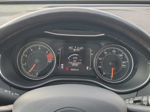Used 2020 Jeep Cherokee Latitude Plus AWD/4WD image 13