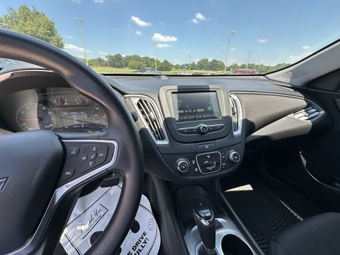 Used 2017 Chevrolet Malibu LS FWD image 11