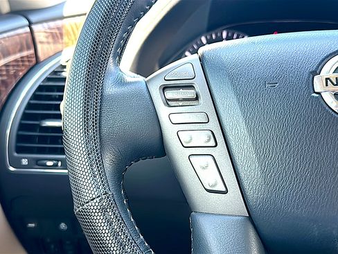Used 2018 Nissan Armada Platinum RWD image 32