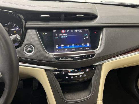 Used 2017 Cadillac XT5 Luxury w/ Driver Awareness Package image 17