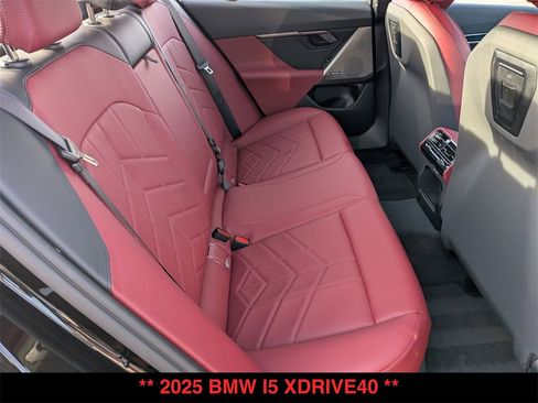 Used 2025 BMW i5 xDrive40 w/ Premium Package image 30