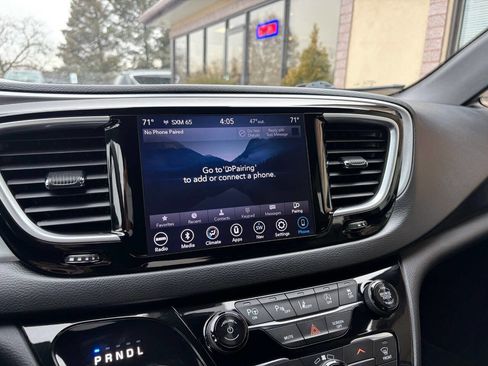 Used 2019 Chrysler Pacifica Touring-L w/ Advanced Safetytec Group image 32