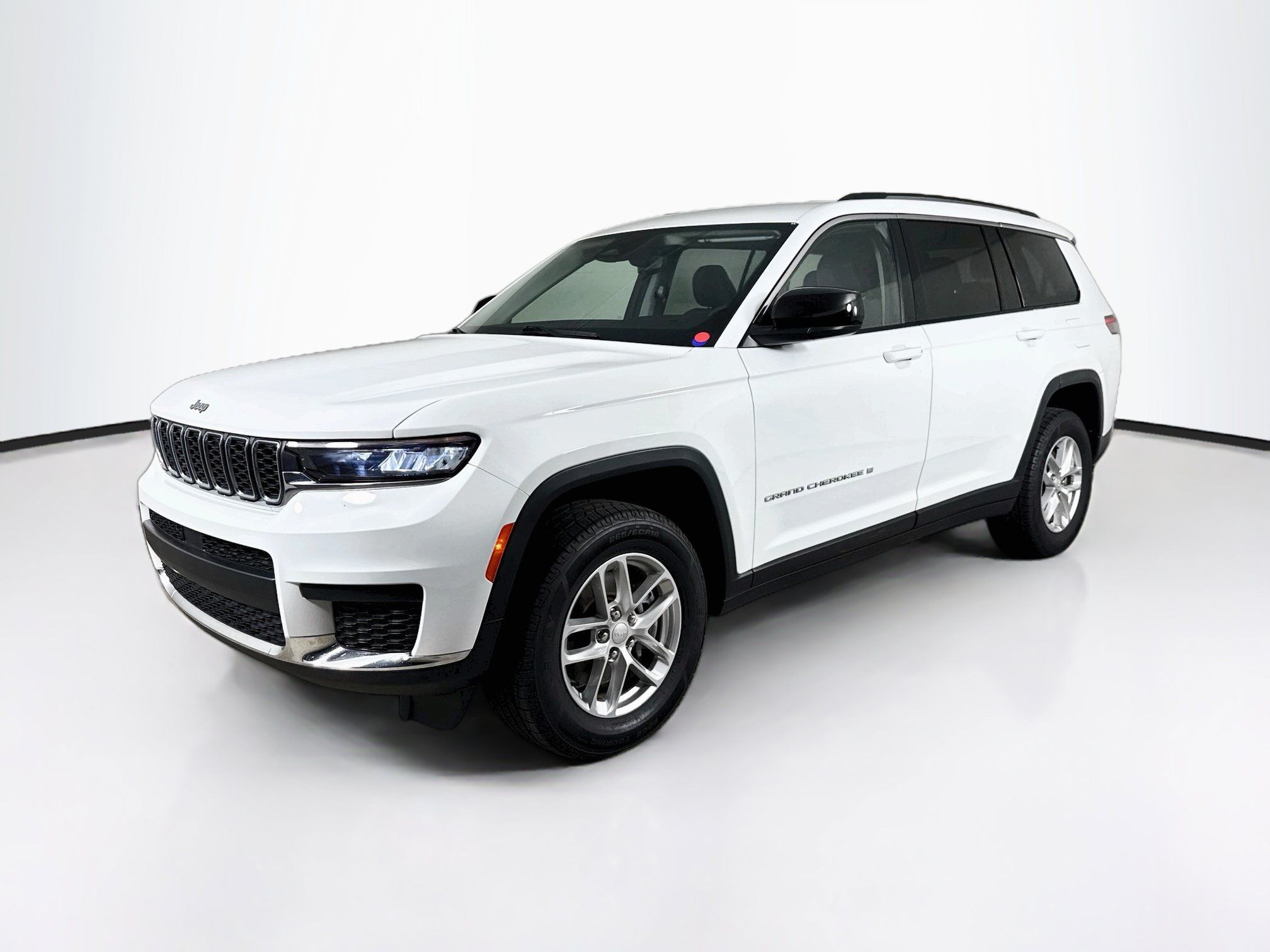 Used 2023 Jeep Grand Cherokee L Laredo AWD/4WD image 4
