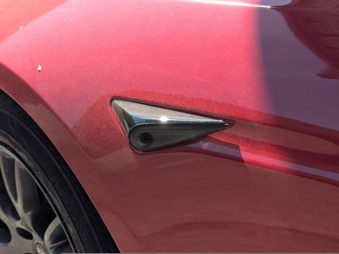 Used 2021 Tesla Model S Plaid image 11