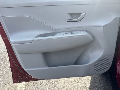 Used 2025 Hyundai Kona SEL image 22