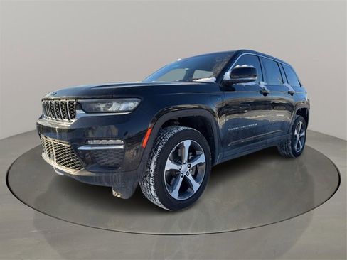 Used 2023 Jeep Grand Cherokee 4WD 4xe image 3