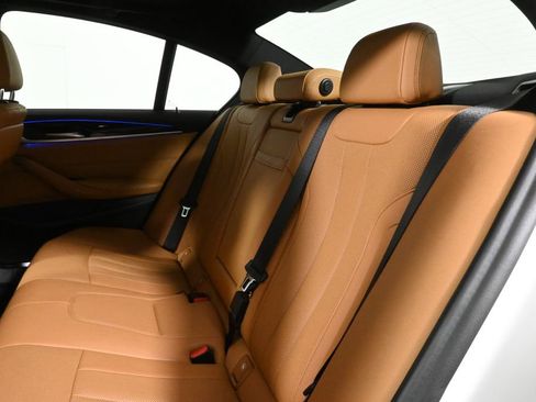 Certified 2022 BMW 530i xDrive w/ Convenience Package image 4