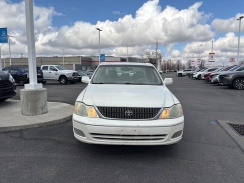 Used 2001 Toyota Avalon XL image 3