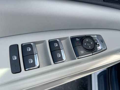 New 2026 Kia Carnival EX image 40