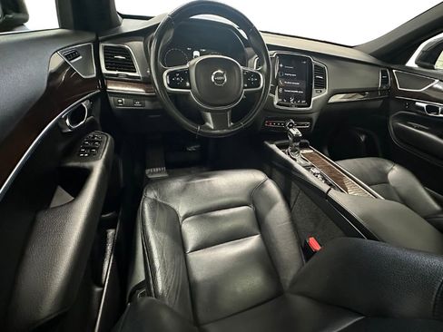Used 2019 Volvo XC90 T6 Momentum w/ Protection Package Premier image 18