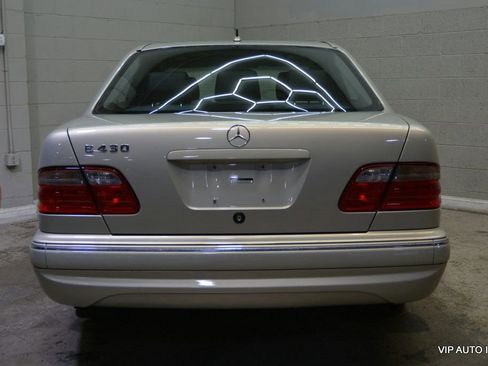 Used 2002 Mercedes-Benz E 430 Sedan image 36
