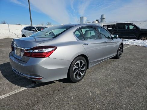 Used 2016 Honda Accord EX image 7