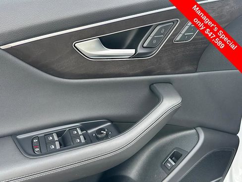 Used 2023 Audi Q8 Premium Plus image 14