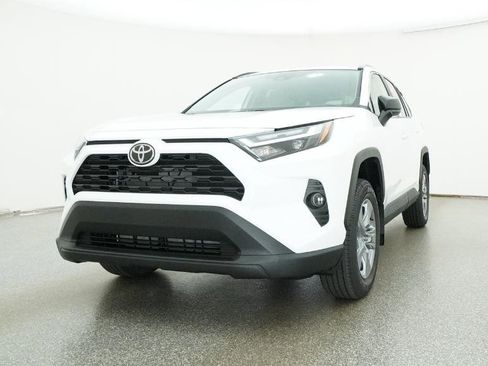 New 2025 Toyota RAV4 LE image 4