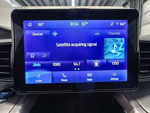 Used 2023 Ford Explorer XLT image 12