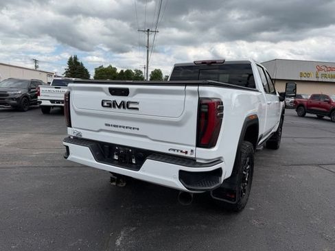 Used 2024 GMC Sierra 2500 AT4 w/ Technology Package AWD/4WD image 14