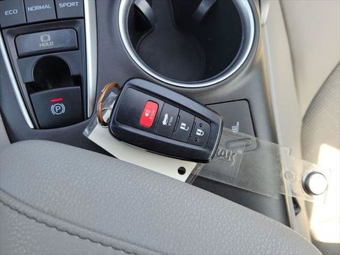 Certified 2021 Toyota Camry XLE FWD image 38
