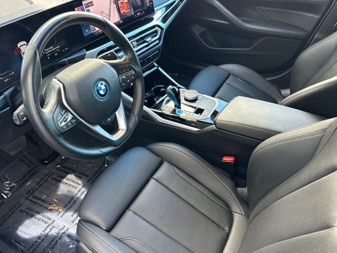 Used 2023 BMW i4 eDrive35 w/ Premium Package RWD image 9