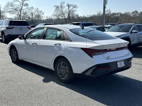 New 2026 Hyundai Elantra Blue image 5