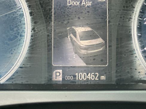 Used 2017 Toyota Camry XLE w/ Moonroof Package image 24