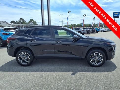 New 2025 Chevrolet Trax LT w/ LT Convenience Package image 6