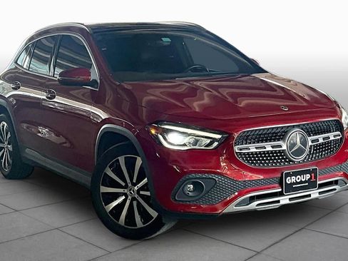 Used 2021 Mercedes-Benz GLA 250 4MATIC w/ Premium Package image 2