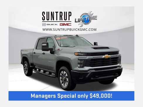 Used 2024 Chevrolet Silverado 2500 Custom w/ Custom Value Package image 1
