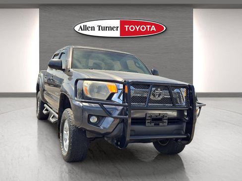 Used 2012 Toyota Tacoma 4x4 Double Cab w/ TRD Off-Road Pkg image 2