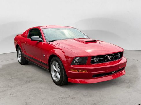 Used 2008 Ford Mustang Premium RWD image 3