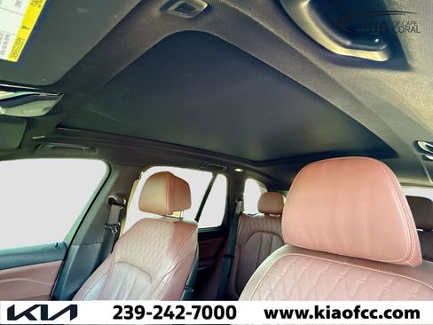 Used 2022 BMW X5 M50i w/ Executive Package image 27