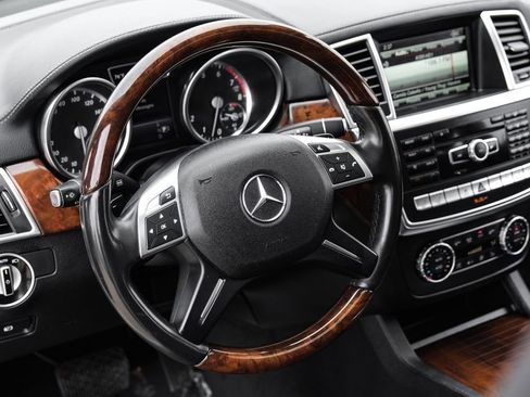 Used 2015 Mercedes-Benz GL 550 4MATIC image 13