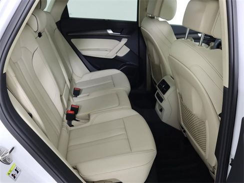 Certified 2025 Audi Q5 2.0T Premium Plus w/ Premium Plus Package image 14