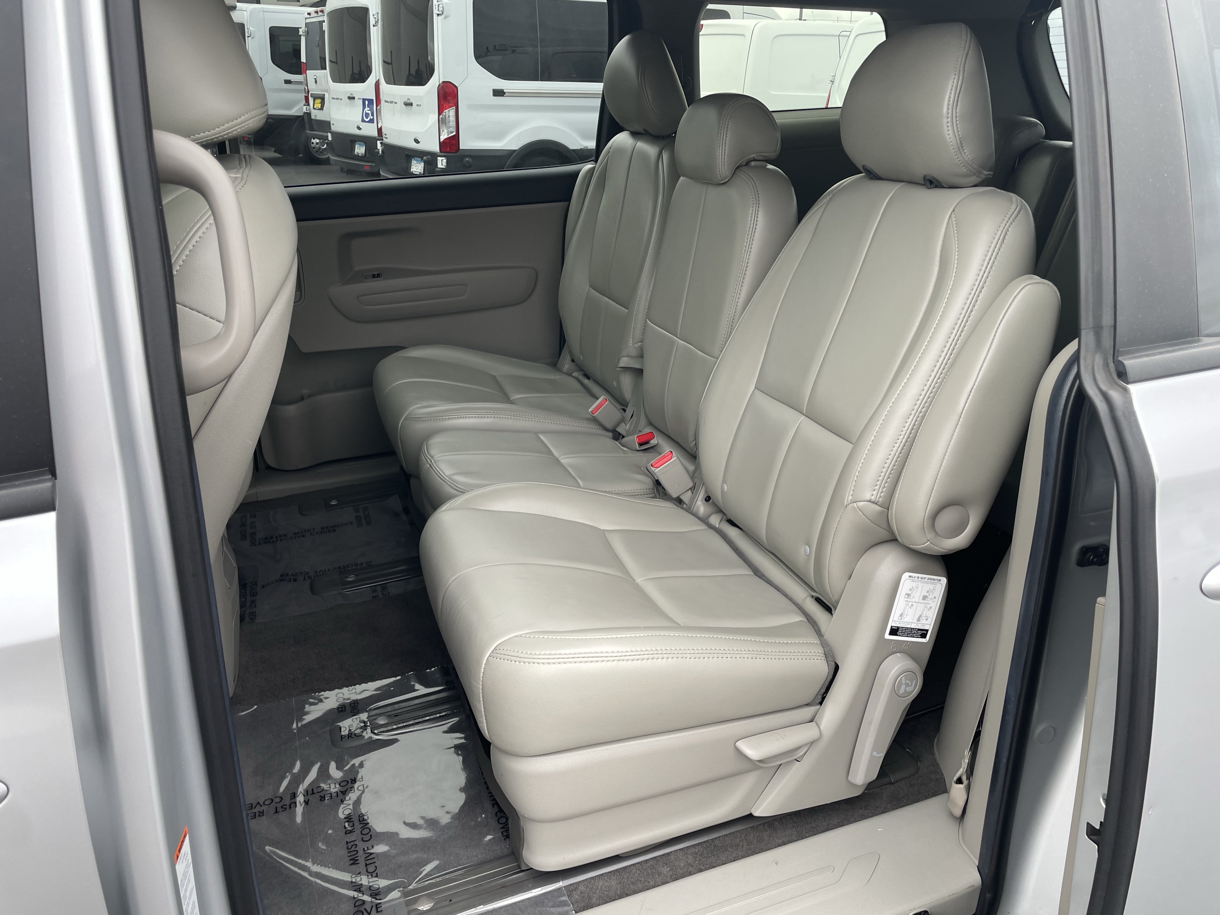 Used 2020 Kia Sedona LX FWD image 25