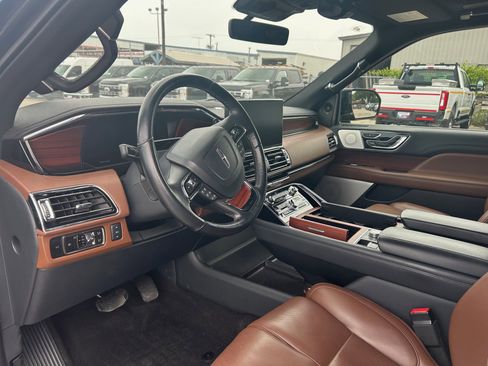 Used 2023 Lincoln Navigator Reserve AWD/4WD image 20