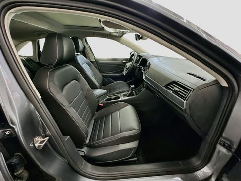 Used 2024 Volkswagen Jetta SE w/ Panoramic Sunroof Package FWD image 32