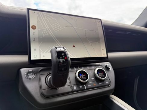 Certified 2026 Land Rover Defender 110 X-Dynamic SE AWD/4WD image 32
