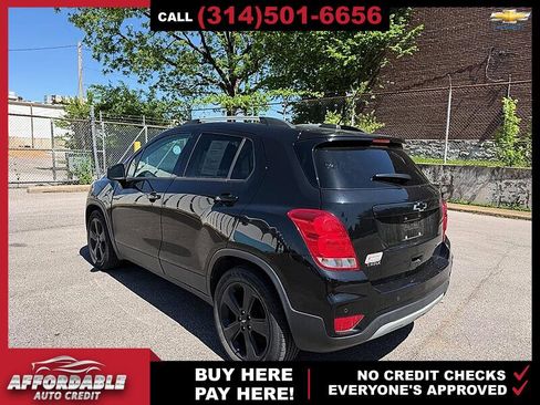 Used 2019 Chevrolet Trax Premier w/ Midnight Edition FWD image 3