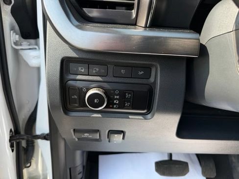 Used 2023 Ford F250 Lariat w/ Lariat Ultimate Package AWD/4WD image 31