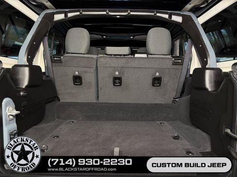 Used 2024 Jeep Wrangler Unlimited w/ Convenience Group AWD/4WD image 30